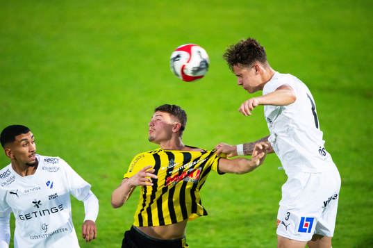 Halmstads Gabriel Wallentin och IFK Hässleholms Isak