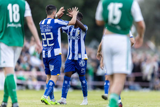IFK Göteborgs Astrit Selmani jublar med Abundance Salaou