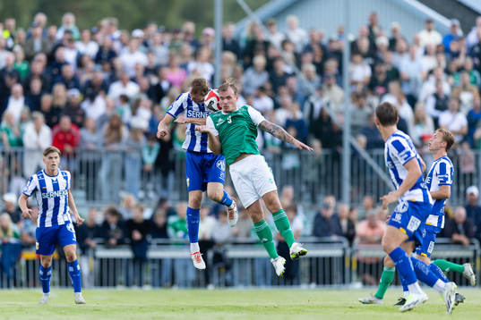 IFK Göteborgs Adam Carlén och IK Zeniths Isaac Jonsson