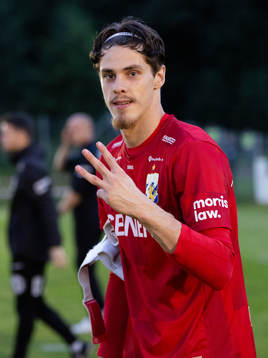 IFK Göteborgs målvakt Adam Benediktsson jublar