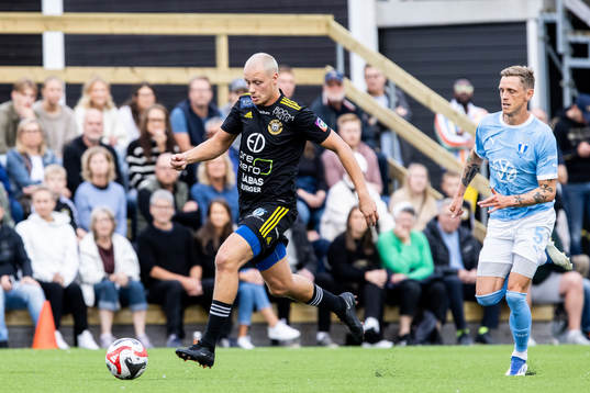Smedby AISs Calle Appelquist och Malmö FFs Søren Rieks