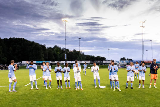 Malmö FFs spelare tackar publiken