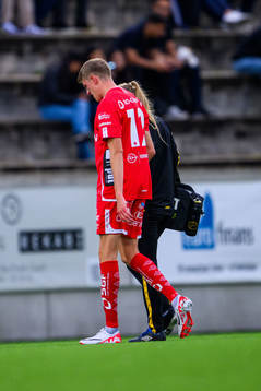 Elfsborgs Alexander Bernhardsson lämnar planen
