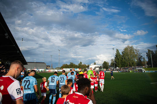Sandvikens IFs och Djurgårdens spelare
