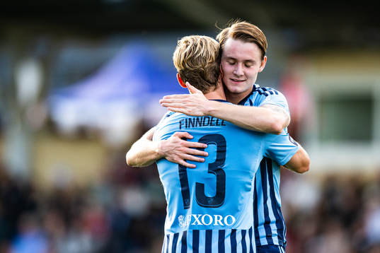 Djurgårdens Hampus Finndell och Noel Milleskog jublar