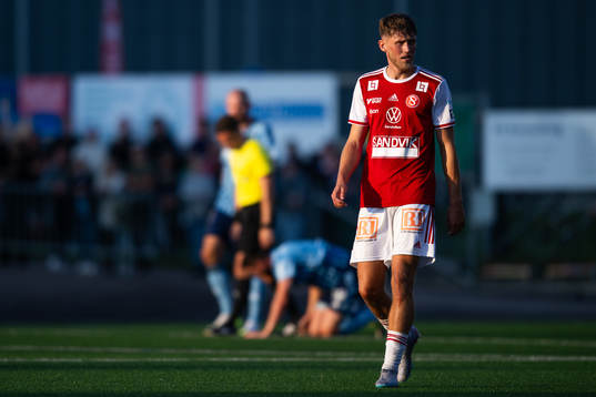 Sandvikens IFs Emil Engqvist deppar