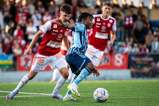 Sandvikens IFs Lukas Vikgren och Djurgårdens Vladimir