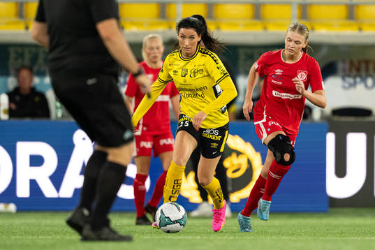 Elfsborgs Izabella Bergström och Falköpings Ida Karlsson