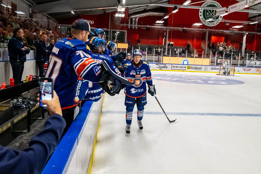 Växjös Marcus Sylvegård  jublar