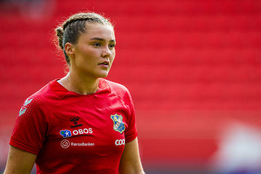 Anna Nerland Aahjem of Lyn warms up