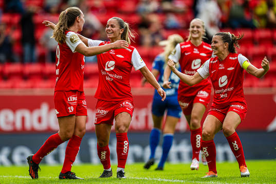 Bläddra bland fler bilder av Football, Toppserien, Brann - Lyn