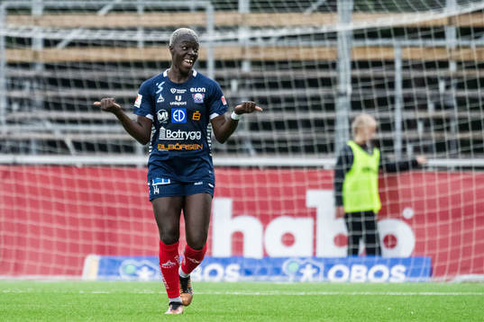 Linköpings Michaela Abam jublar