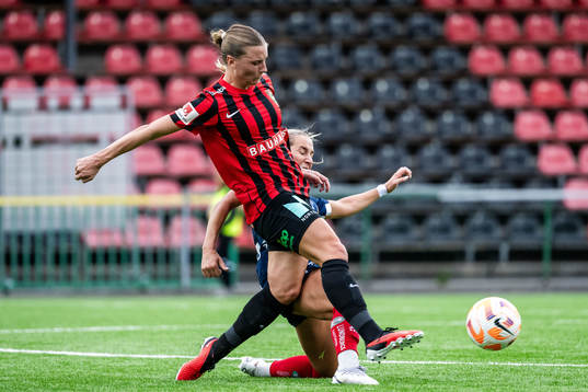 Brommapojkarnas Louise Lillbäck och Linköpings Felicia