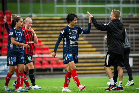 Linköpings Saori Takarada jublar