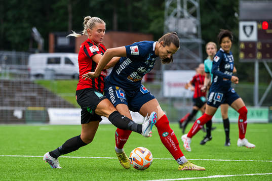 Linköpings Nellie Karlsson och Brommapojkarnas Ellen Toivio