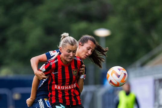 Brommapojkarnas Ellen Toivio och Linköpings Nellie Karlsson