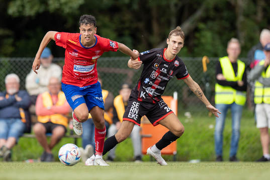 Tvååkers Elliot Hintsa och Trollhättans Emilio Reljanovic