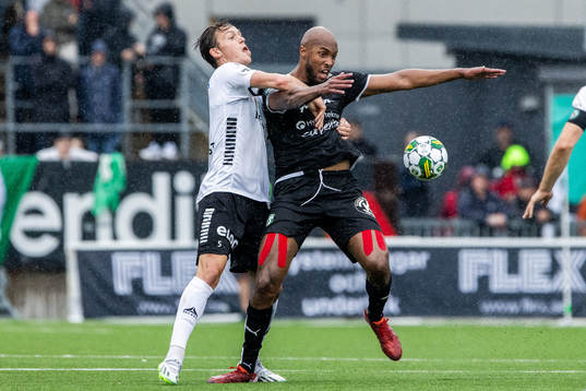 Örebros Daniel Hultqvist och Västerås SKs Jabir