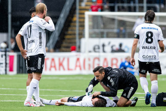Örebros Daniel Hultqvist får vård