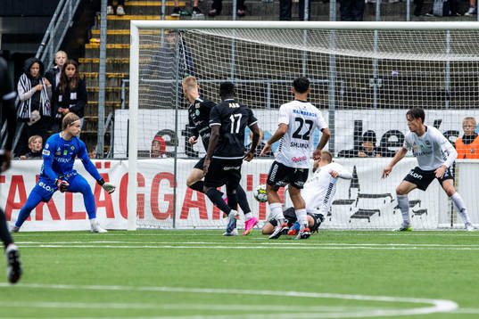 Västerås SKs Daniel Ask gör 1-1