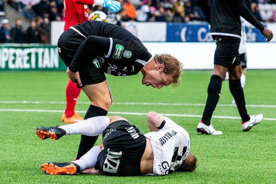 Västerås SKs Herman Magnusson och Örebros Valgeir