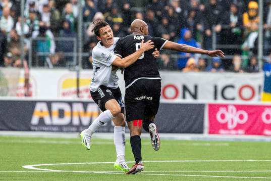 Örebros Daniel Hultqvist och Västerås SKs Jabir