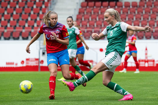 Helsingborgs Rebecka Winroth och IK Zeniths Ella Baldebo