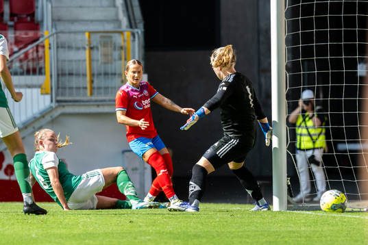 Helsingborgs Sanna Nilsson gör 1-0 bakom IK Zeniths