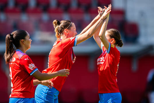 Helsingborgs Josefine Wiksell och Ida Vahtera jublar