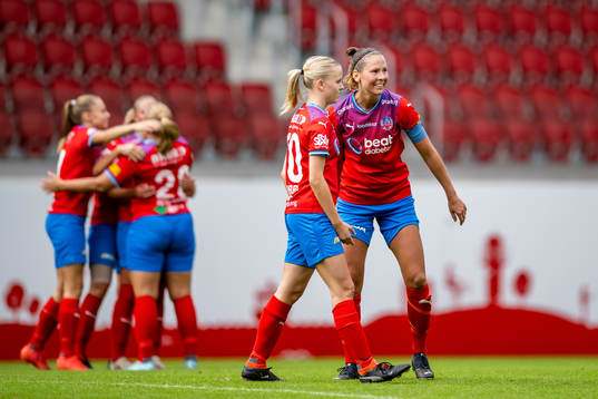 Helsingborgs Emma Sternberg och Josefine Wiksell jublar
