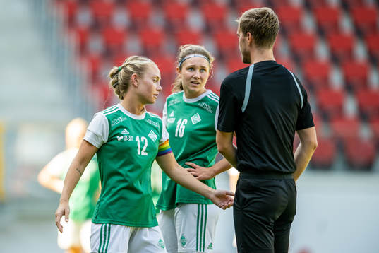 IK Zenith Sara Baldebo  och Sara Aronsson i samspråk med