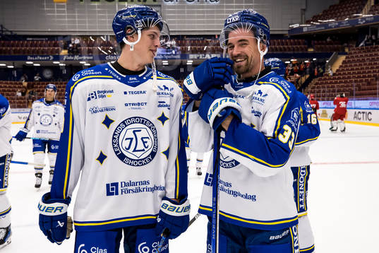 Leksands Anton Johansson och Eddie Larsson jublar