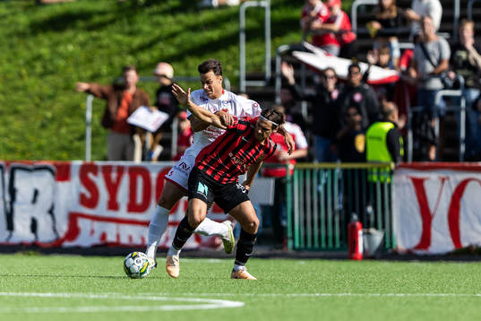Kalmars Melker Hallberg och Brommapojkarnas Kevin Ackermann