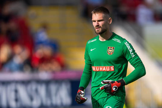 Brommapojkarnas målvakt Lucas Hägg Johansson