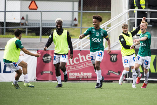 Brages Seth Hellberg jublar