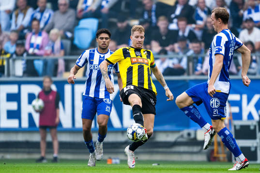 Häckens Samuel Gustafson och IFK Göteborgs Adam Carlén