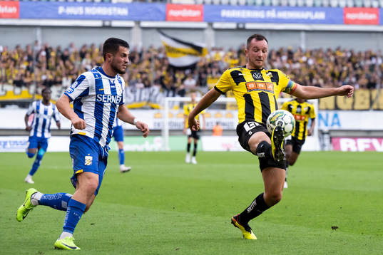 IFK Göteborgs Astrit Selmani och Häckens Even Hovland