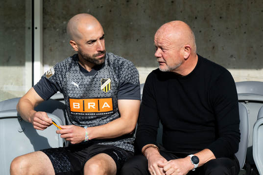 Häckens assisterande tränare Martin Foyston och tränare