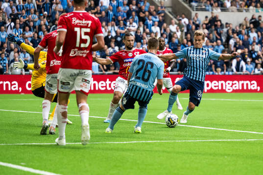 Djurgårdens Hampus Finndell och Degerfors Abdelkarim