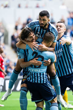 Djurgårdens Gustav Wikheim jublar med Samuel Dahl, Musa