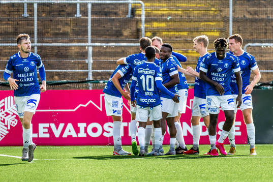 Trelleborgs Herman Hallberg jublar med lagkamrater