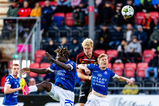 Trelleborgs Abel Ogwuche och Fritiof Björken mot