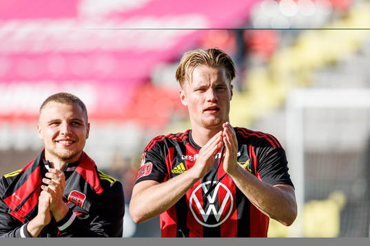 Östersunds Sebastian Karlsson Grach jublar