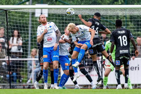 Värnamos Hampus Näsström och Victor Larsson mot