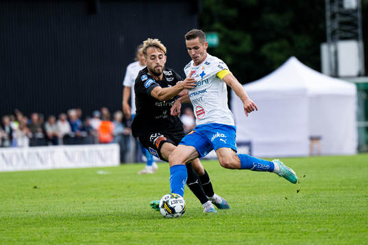 Halmstads Jack Cooper-Love och Värnamos Oscar Johansson