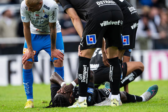 Halmstads Joseph Baffoe blir liggande