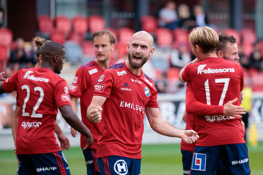 Östers Sebastian Hedlund jublar