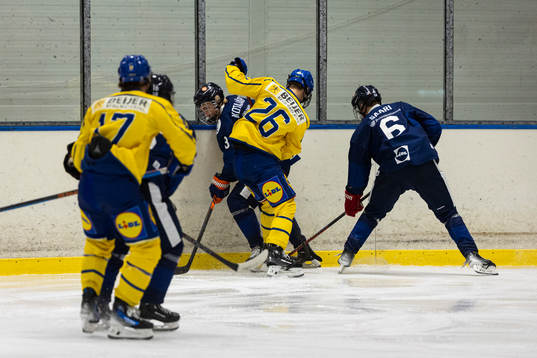 Sveriges Eric Nilsson mot Finlands Julius Saari och Jesper