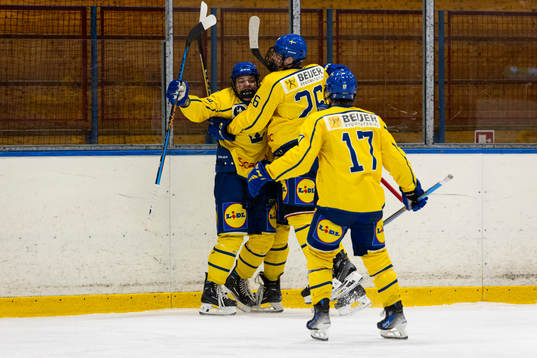 Sveriges Rocky Langvardt jublar med Eric Nilsson och Torkel