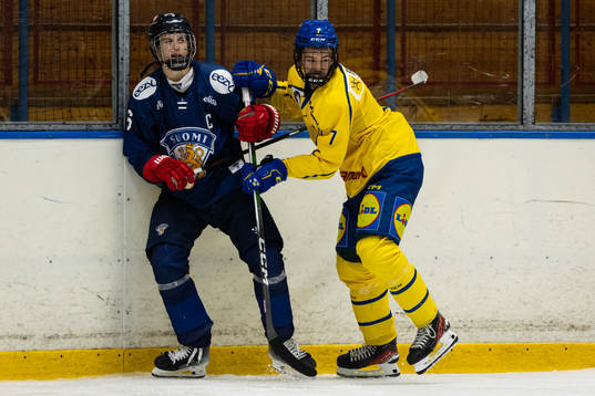Sveriges Joe Wahlund och Finlands Julius Saari